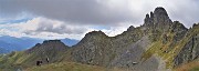 42 In decisa-ripida salita al Ponteranica centrale con splendida vista sul Valletto
